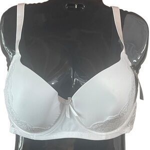 VADALALA White Lace Detail Underwire Padded Bra. Size 42 D